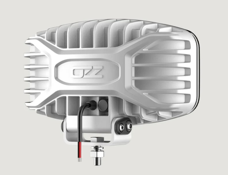 Ozz series X01 P White Oval LED driving light with strobe - Image 4